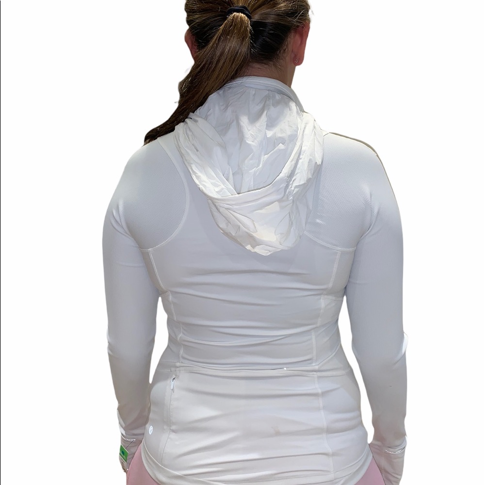 Lululemon Wind breaker- Hood, pockets, zipper - Picture 2 of 6